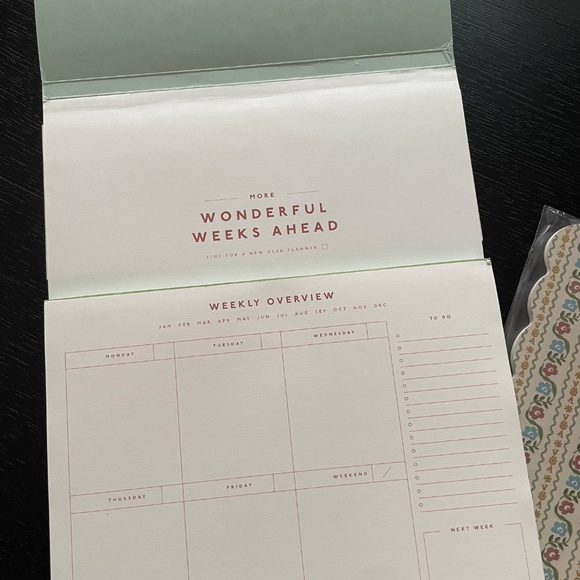 Rifle Paper Co. Softbound 12-Month 2025-2026 Planner + Papier Weekly Notepad SET - Picture 5 of 5